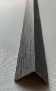 زاوية pvc طول 280 سم مقاس 3 * 3 سم