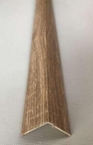 زاوية pvc طول 280 سم مقاس 3 * 3 سم