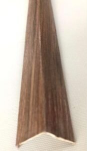 زاوية pvc طول 280 سم مقاس 3 * 3 سم