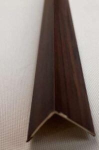 زاوية pvc طول 280 سم مقاس 3 * 3 سم